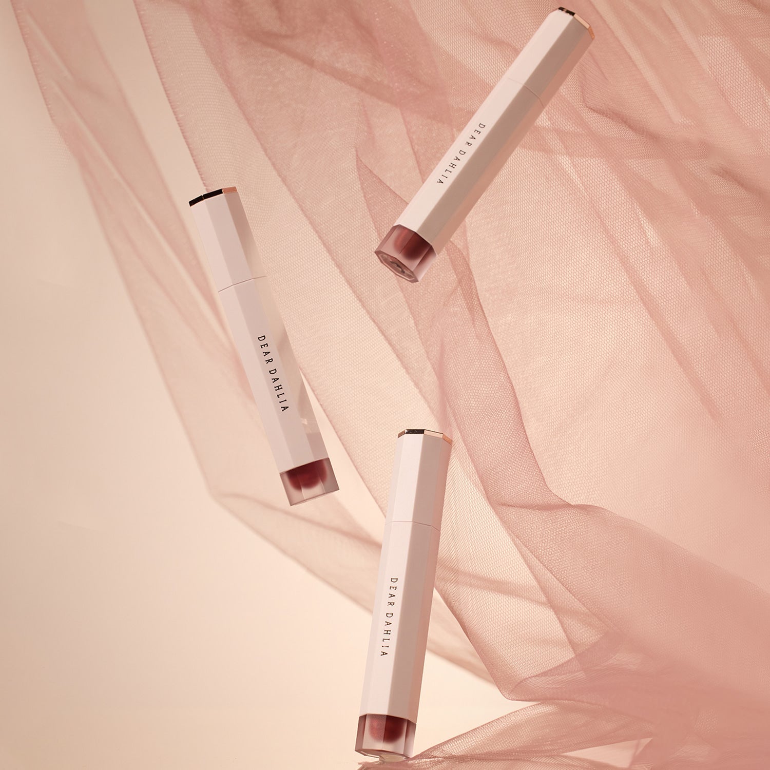 DEAR DAHLIA Dream velvet Lip Cloud disponible sur Ma petite Coree, ton Eshop 100% K-beauty en direct de Seoul