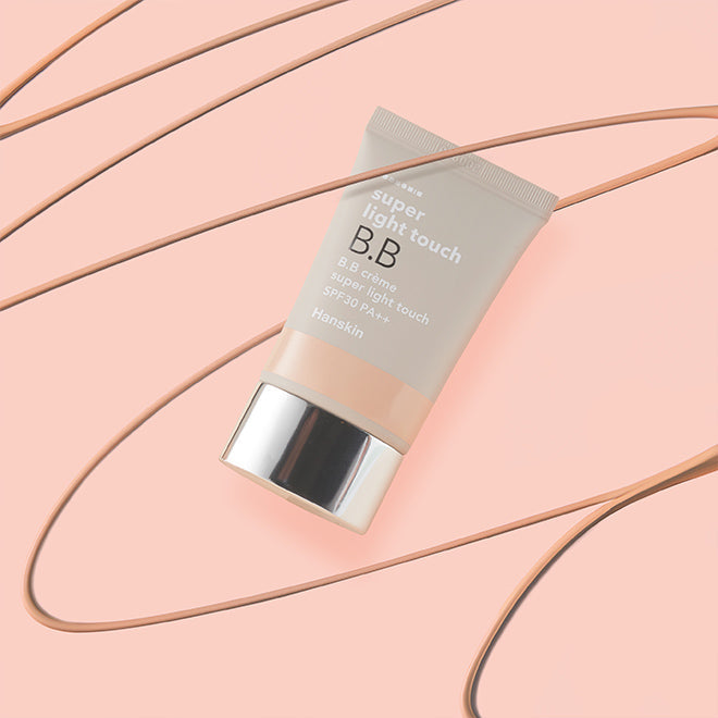 HANSKIN Super Light Touch BB 30g Available on Seoulbazaar, your online store for trendy korean products.