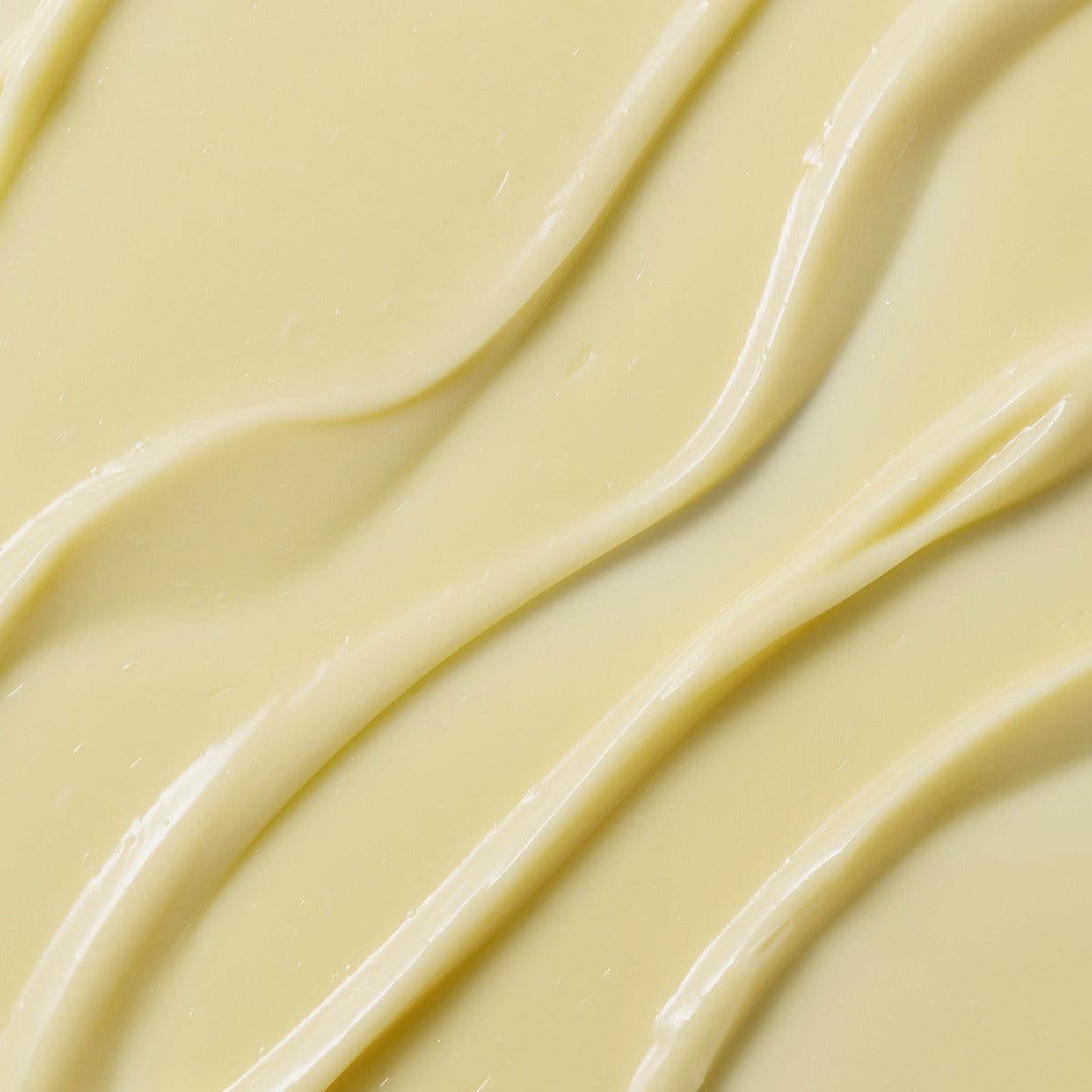Texture of HEIMISH Marine Care Retinol For Face Serum 50ml, showcasing the rich creaminess of this skincare product.