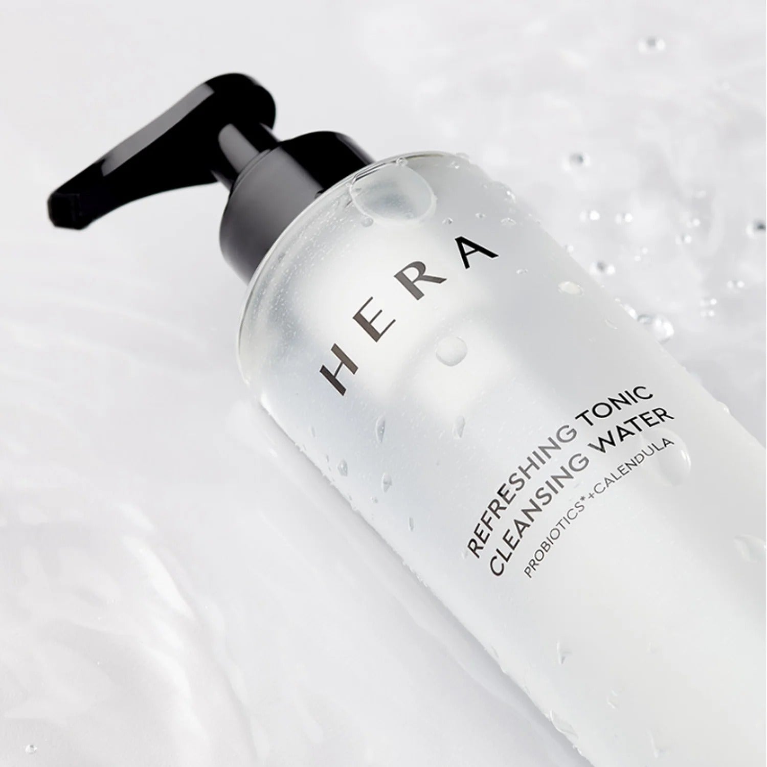 HERA Refreshing Tonic Cleansing Water 200ml bottle on white background