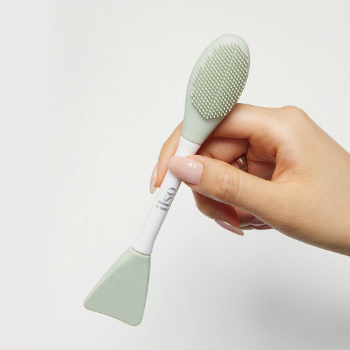 ILSO Dual Clean Brush Available on Seoulbazaar, your online store for trendy korean products.