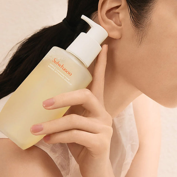 SULWHASOO Gentle Cleansing Foam 200ml Available on Seoulbazaar, your online store for trendy korean products.