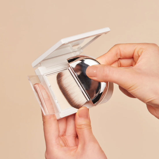 HERA Airy Powder Primer Available on Seoulbazaar, your online store for trendy korean products.